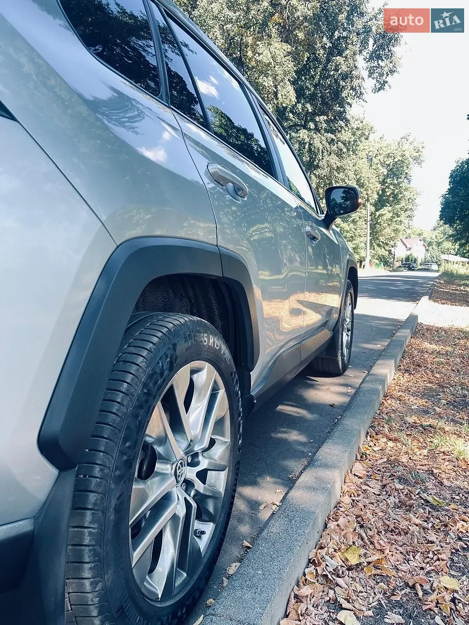 2019 Toyota RAV 4 - мініатюра 8