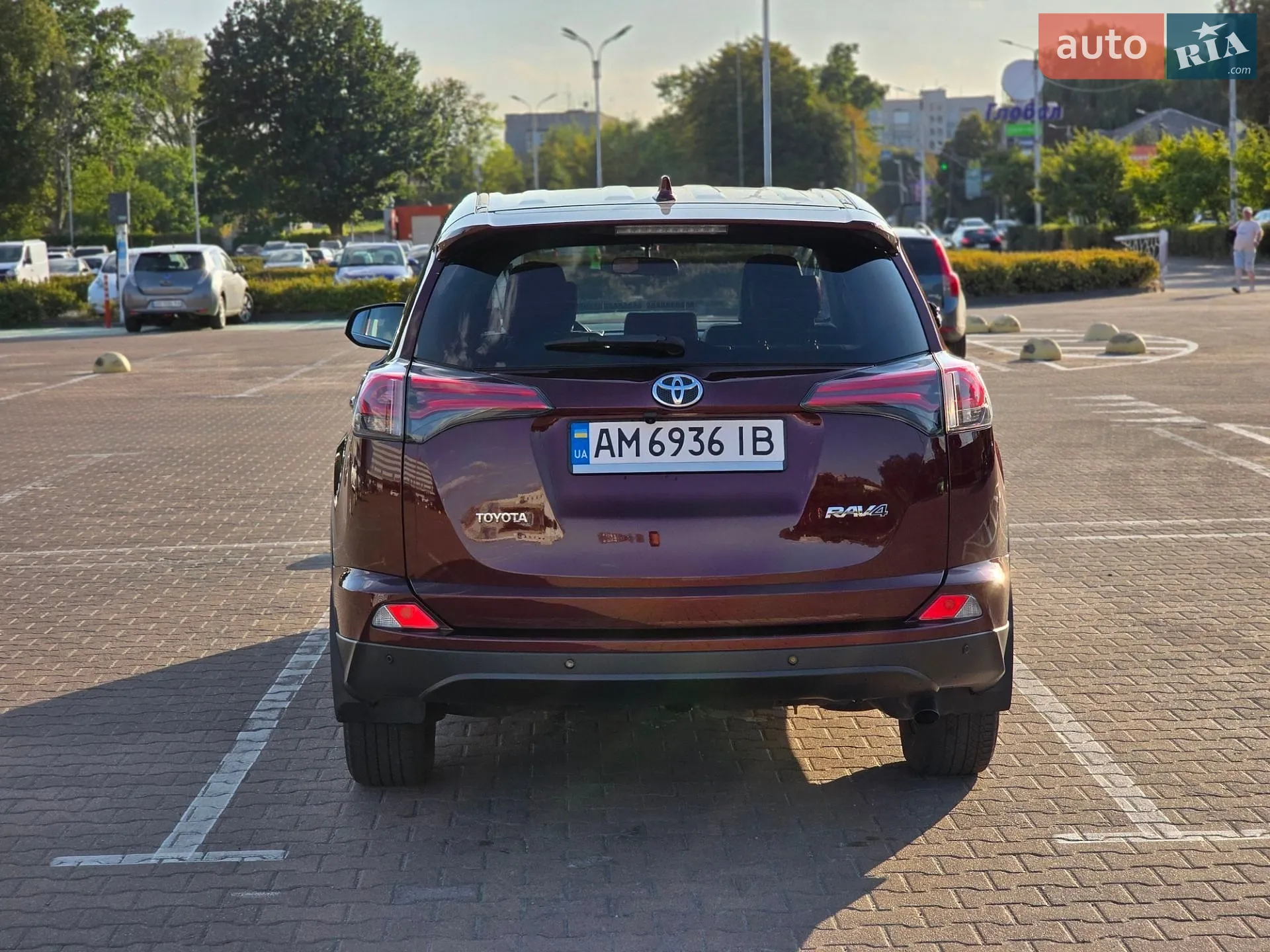 2017 Toyota RAV 4 - мініатюра 6