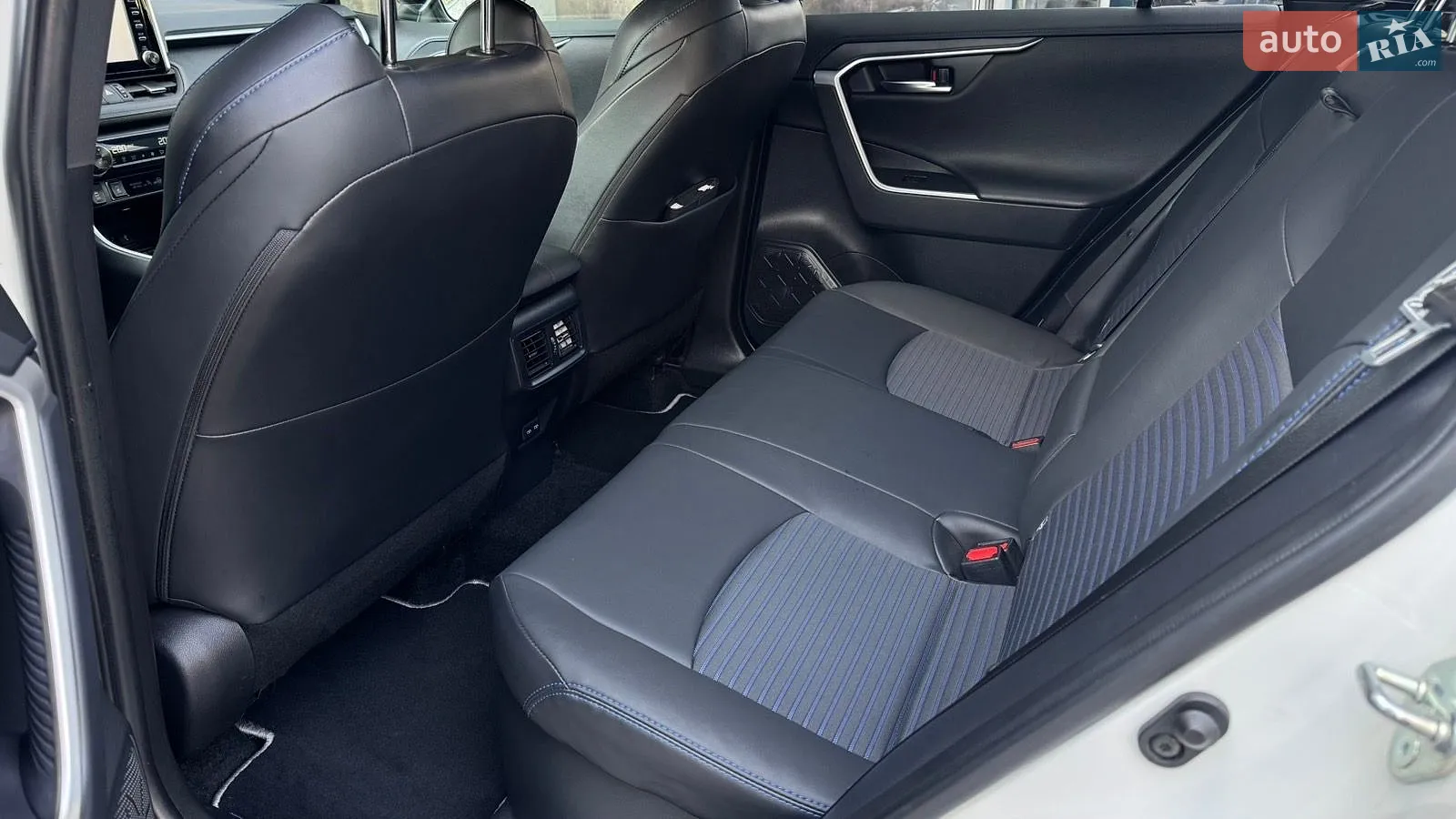 2022 Toyota RAV 4 - мініатюра 9