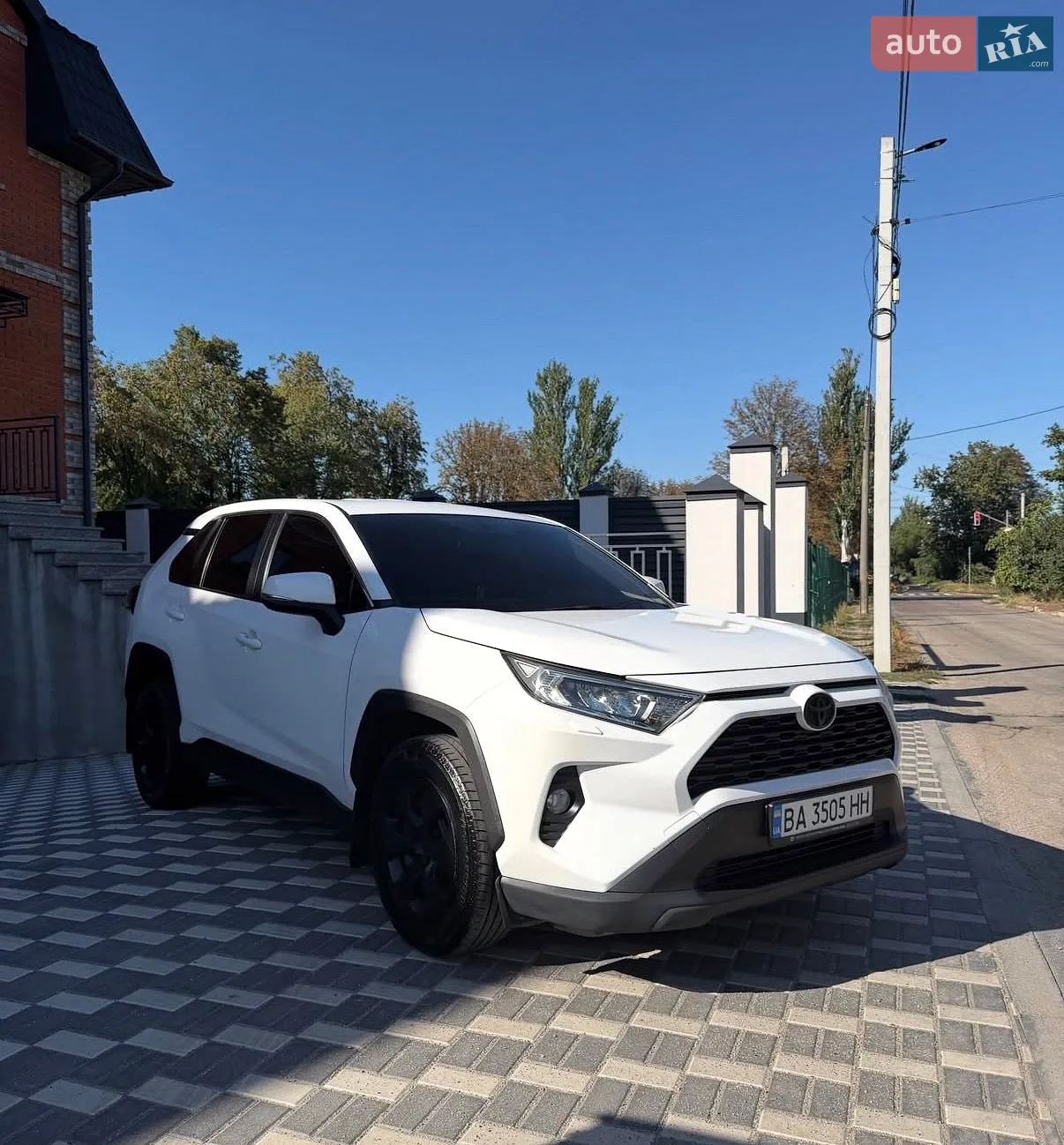 2019 Toyota RAV 4 - фото 1