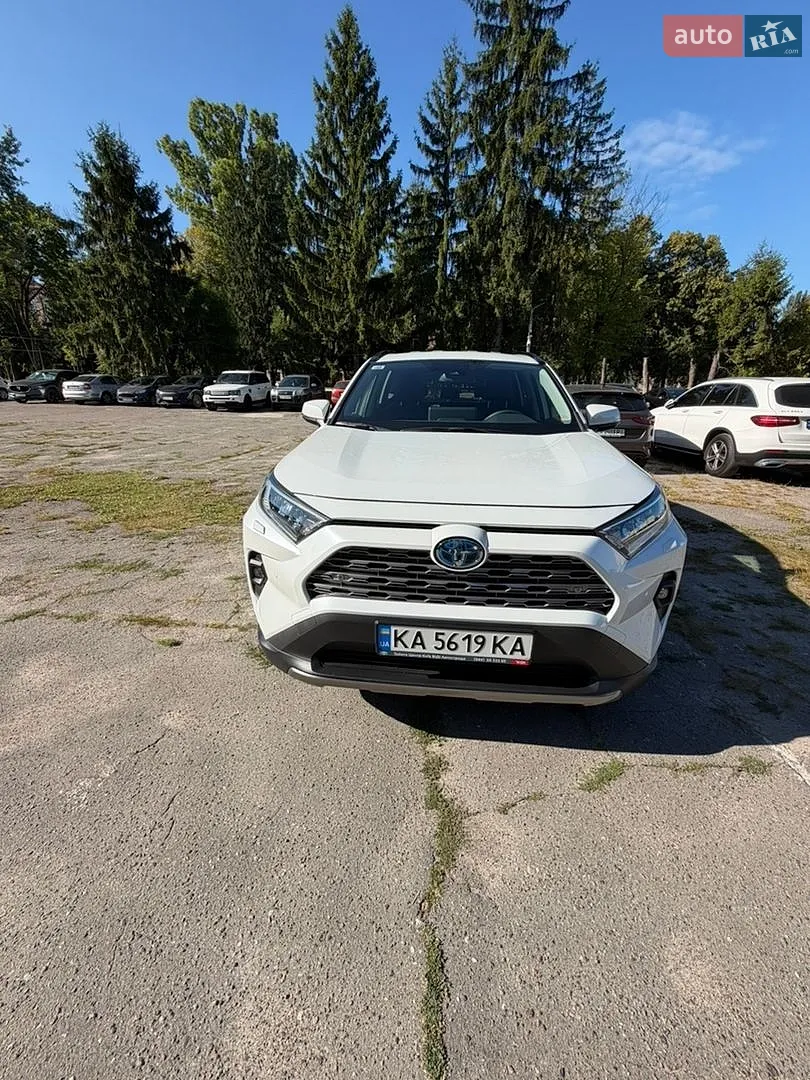 2025 Toyota RAV 4 - фото 1