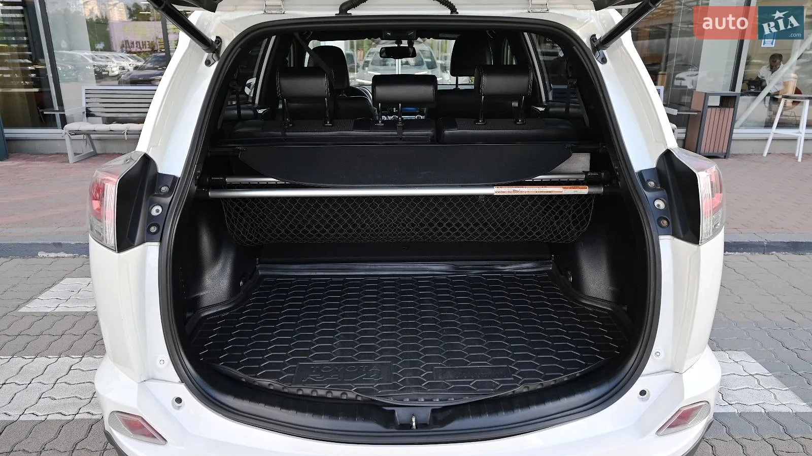 2018 Toyota RAV 4 - мініатюра 10
