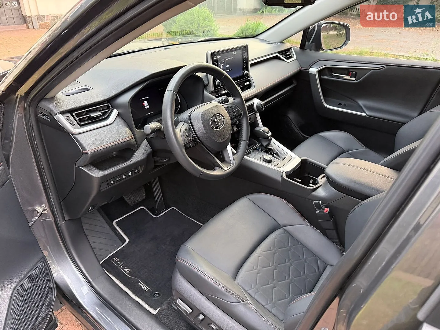 2022 Toyota RAV 4 - мініатюра 9