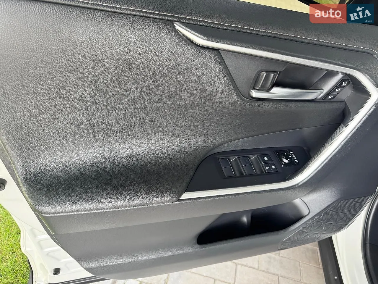 2019 Toyota RAV 4 - мініатюра 10