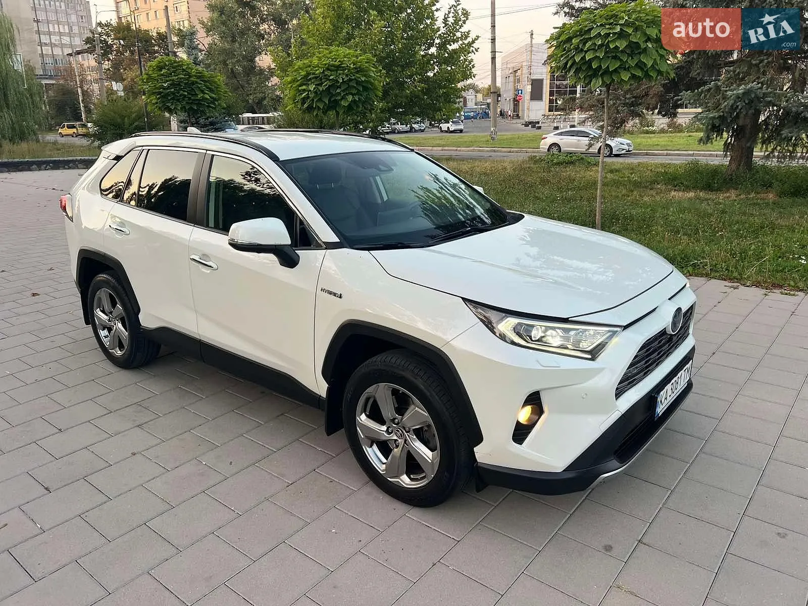 2020 Toyota RAV 4 - мініатюра 8
