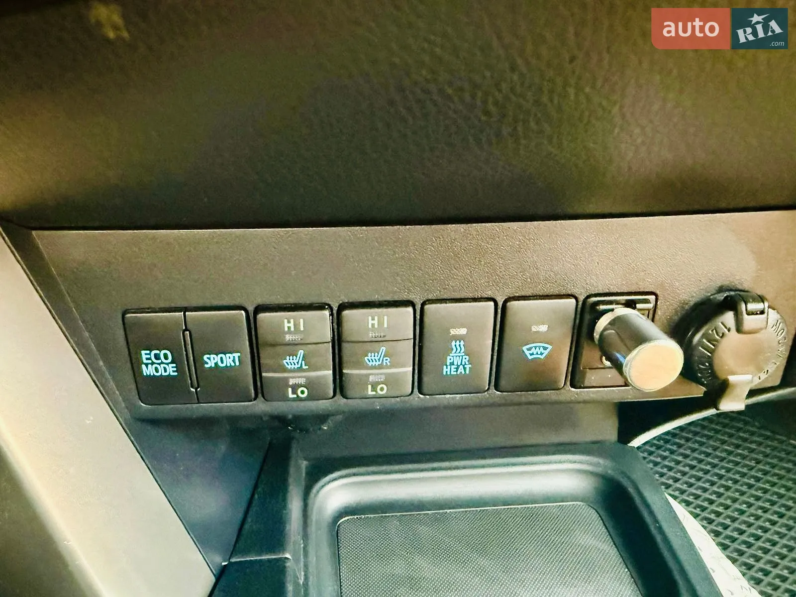 2017 Toyota RAV 4 - мініатюра 16