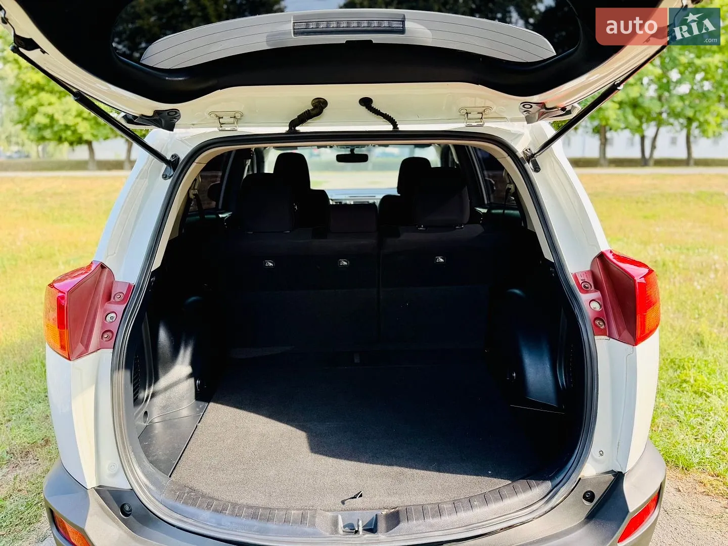2015 Toyota RAV 4 - мініатюра 16