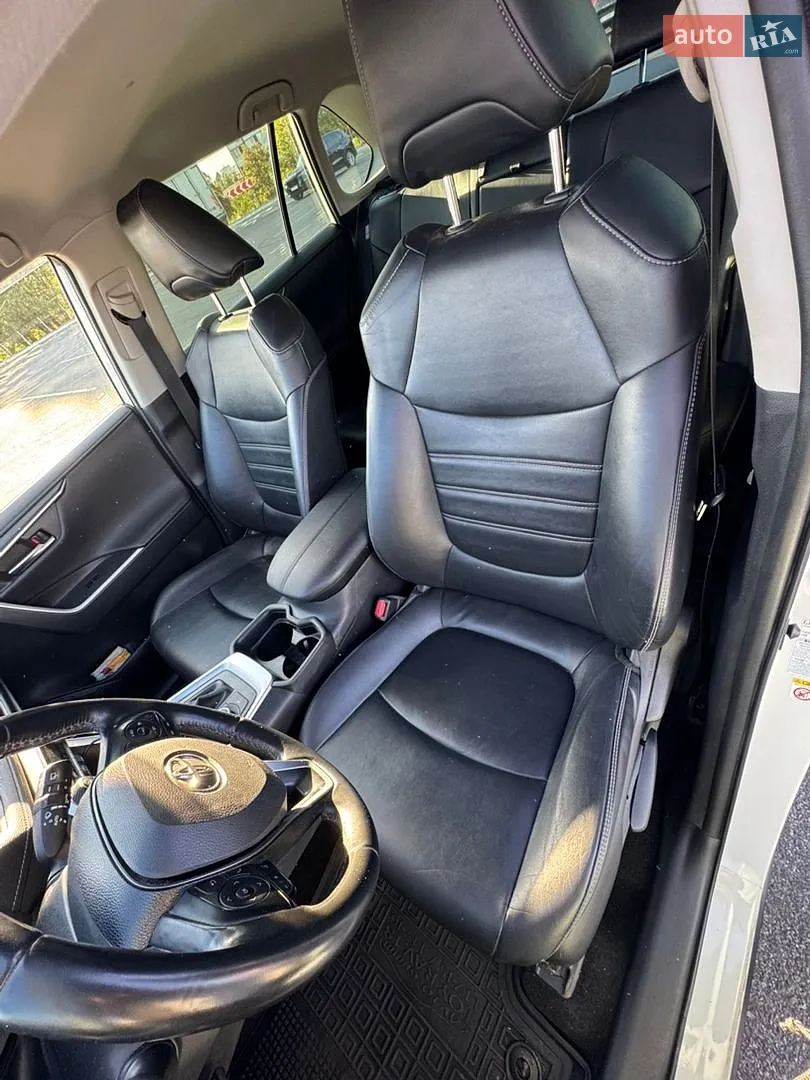 2019 Toyota RAV 4 - мініатюра 13