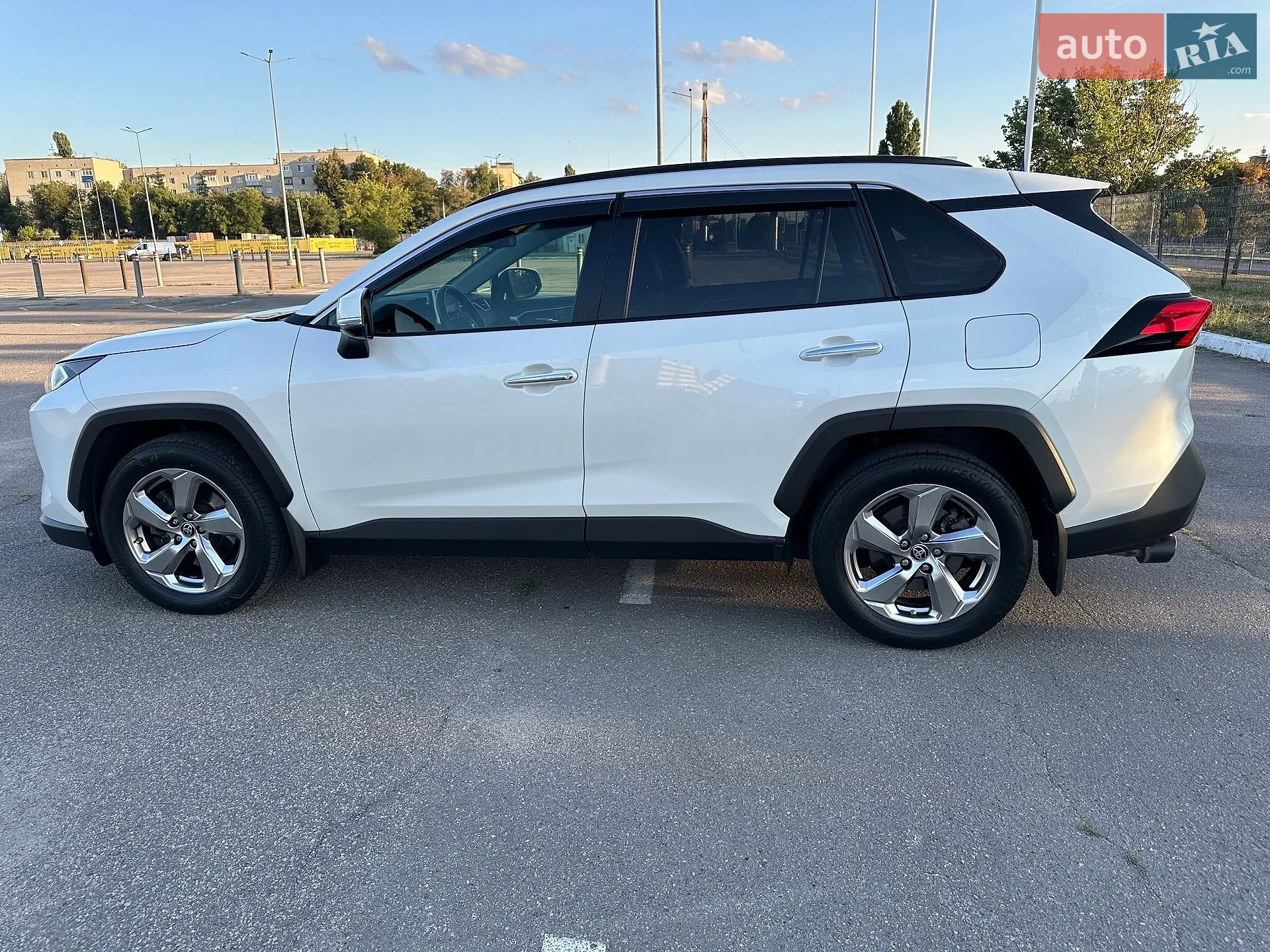 2021 Toyota RAV 4 - мініатюра 4