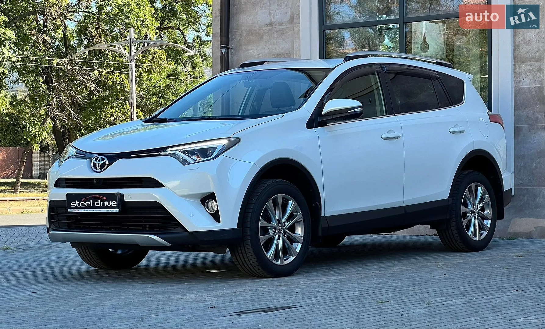 2016 Toyota RAV 4 - фото 1