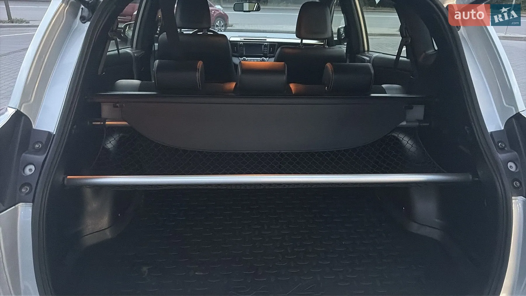 2016 Toyota RAV 4 - мініатюра 8