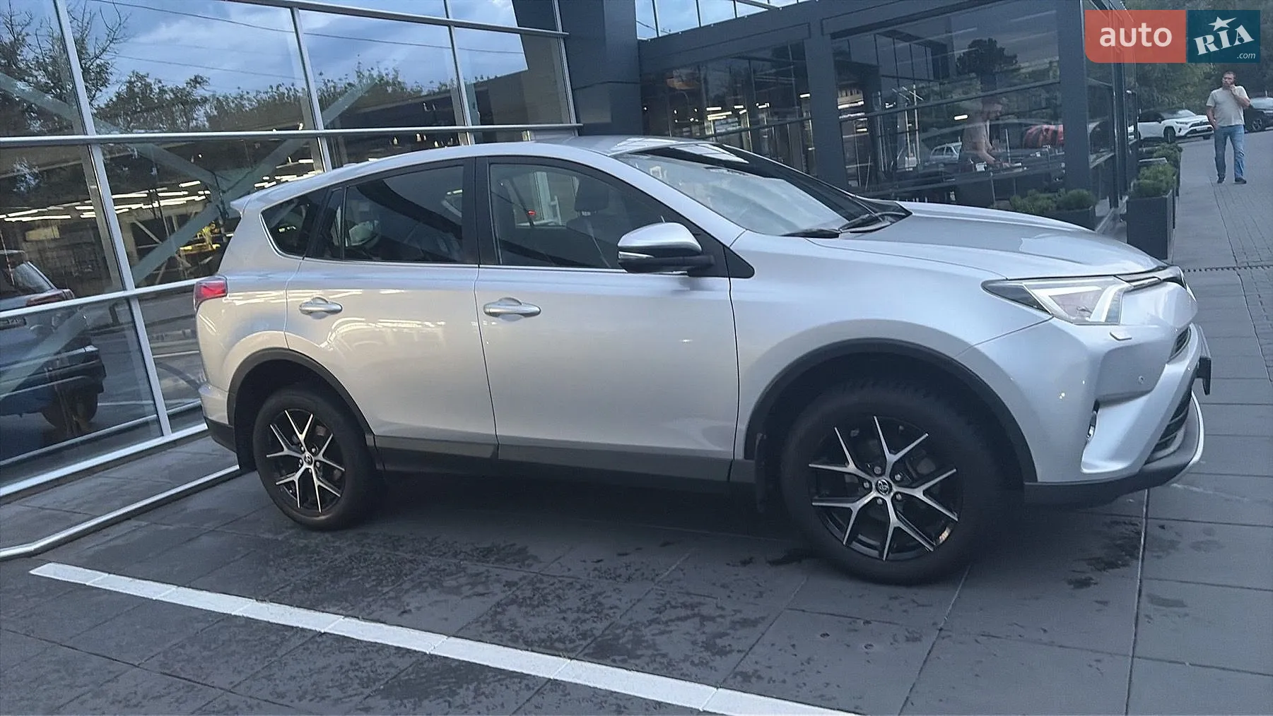 2016 Toyota RAV 4 - мініатюра 12