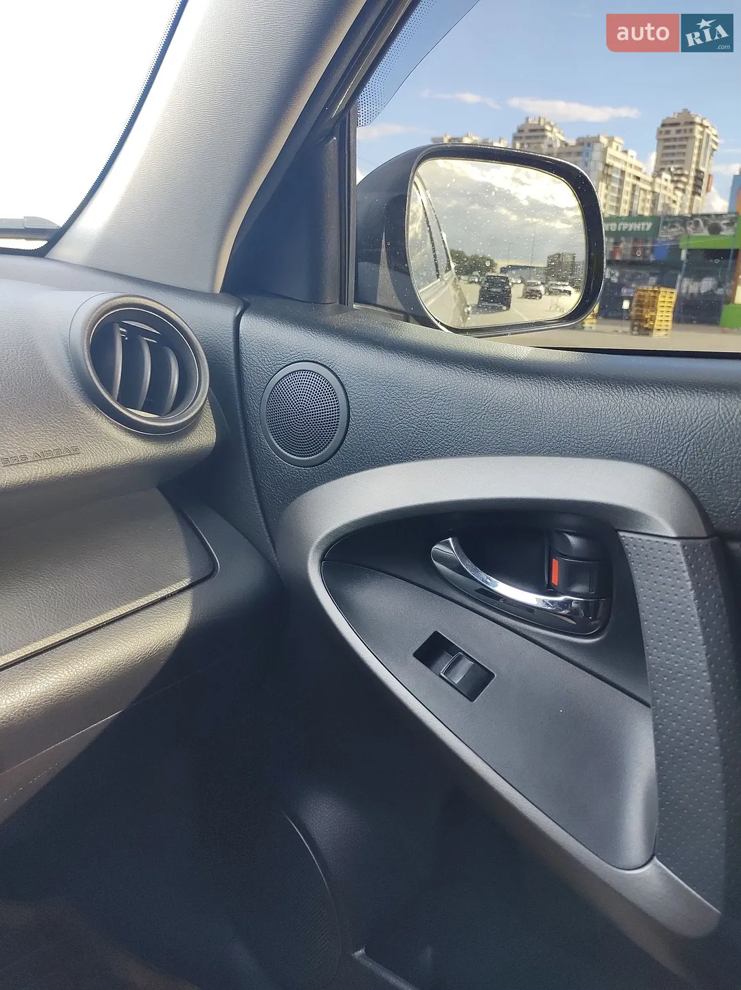 2010 Toyota RAV 4 - мініатюра 4