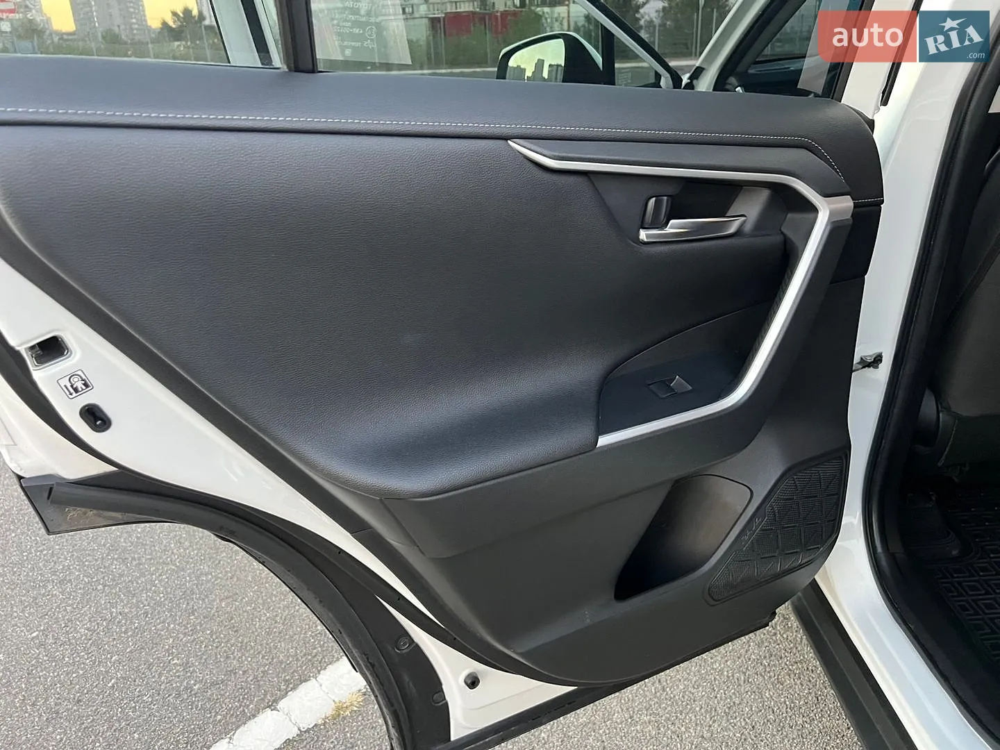 2020 Toyota RAV 4 - мініатюра 25