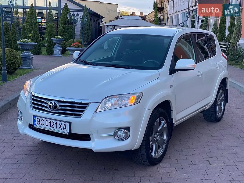 Toyota RAV4 2011