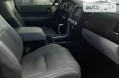 Внедорожник / Кроссовер Toyota Sequoia 2011 в Харькове