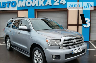 Внедорожник / Кроссовер Toyota Sequoia 2011 в Харькове