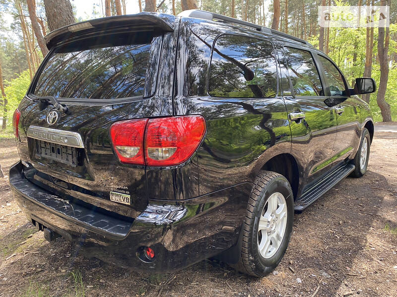 Позашляховик / Кросовер Toyota Sequoia 2009 в Києві