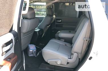 Внедорожник / Кроссовер Toyota Sequoia 2015 в Киеве