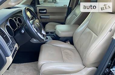 Позашляховик / Кросовер Toyota Sequoia 2015 в Одесі