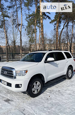 Внедорожник / Кроссовер Toyota Sequoia 2016 в Киеве