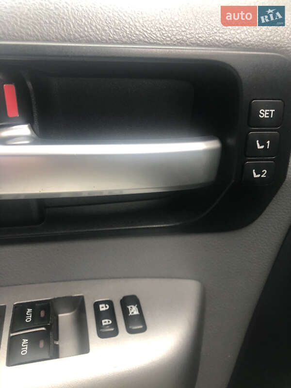 Внедорожник / Кроссовер Toyota Sequoia 2008 в Киеве фото 9 Внедорожник / Кроссовер Toyota Sequoia 2008 в Киеве