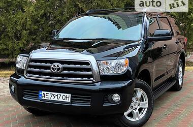 Внедорожник / Кроссовер Toyota Sequoia 2012 в Днепре