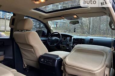 Внедорожник / Кроссовер Toyota Sequoia 2012 в Днепре