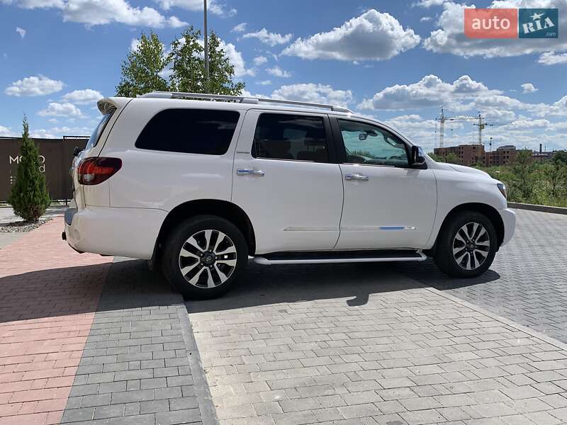 Позашляховик / Кросовер Toyota Sequoia 2017 в Хмельницькому
