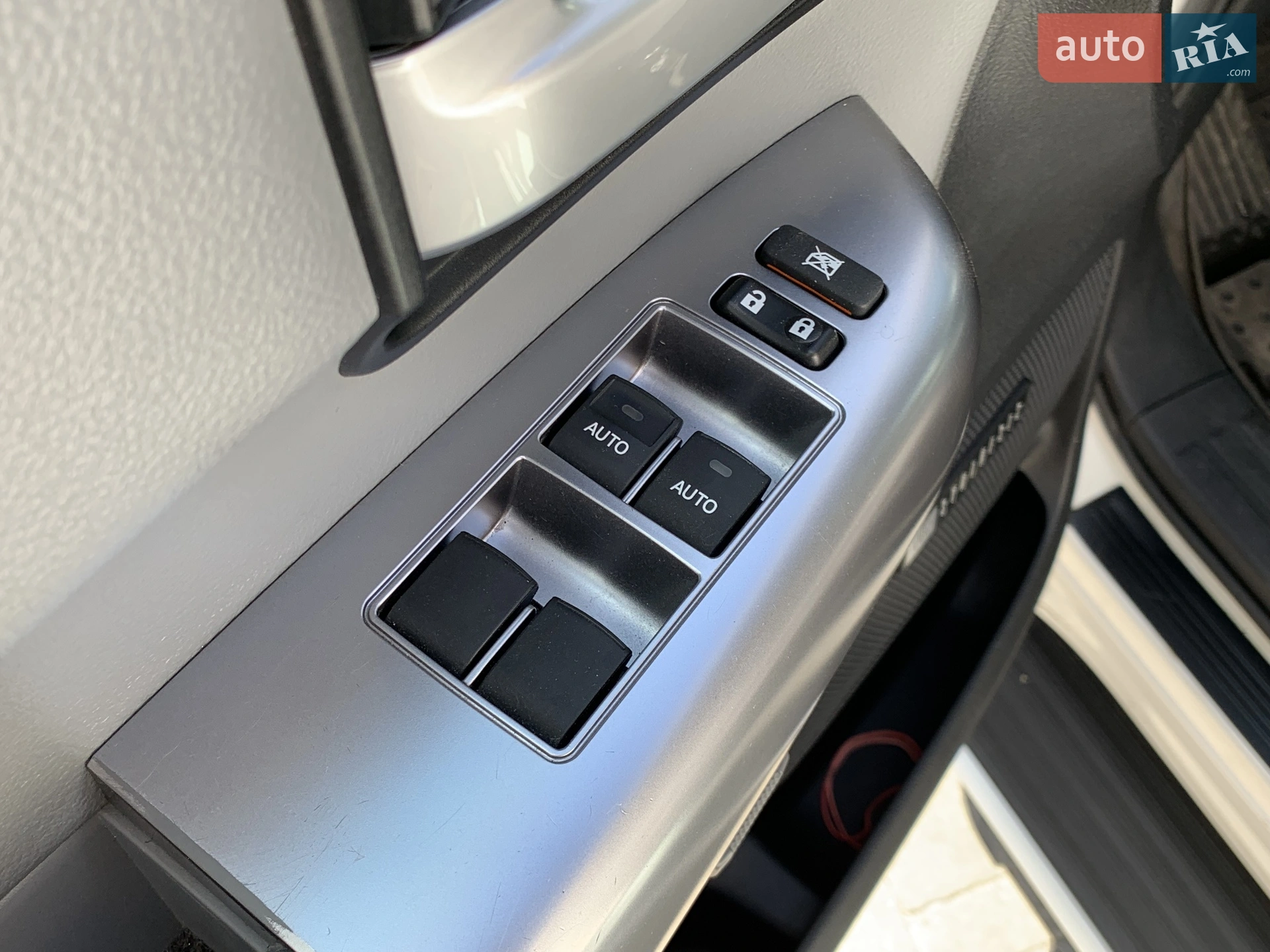 2017 Toyota Sequoia - мініатюра 16