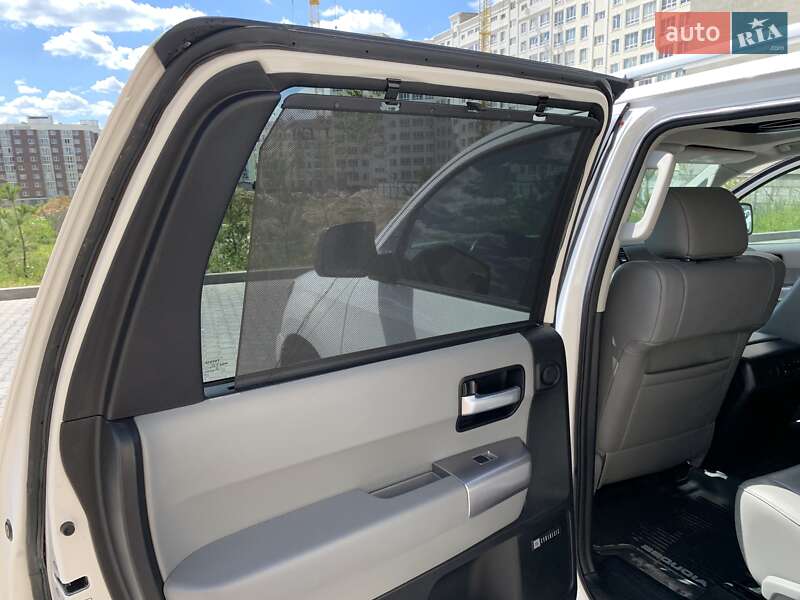 Позашляховик / Кросовер Toyota Sequoia 2017 в Хмельницькому
