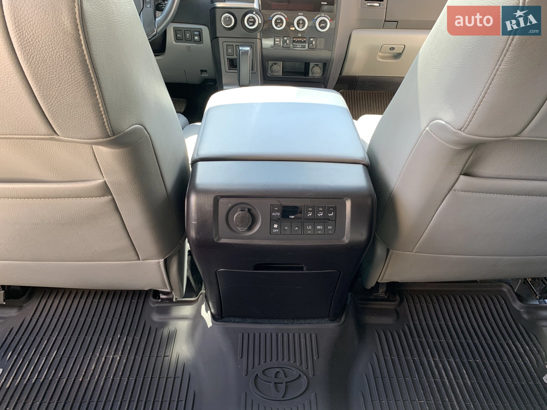 2017 Toyota Sequoia - мініатюра 38