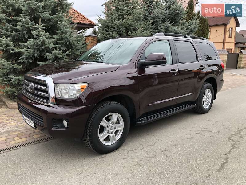 Внедорожник / Кроссовер Toyota Sequoia 2012 в Киеве