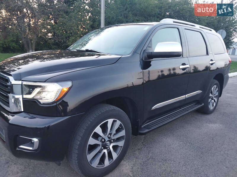 Внедорожник / Кроссовер Toyota Sequoia 2017 в Луцке