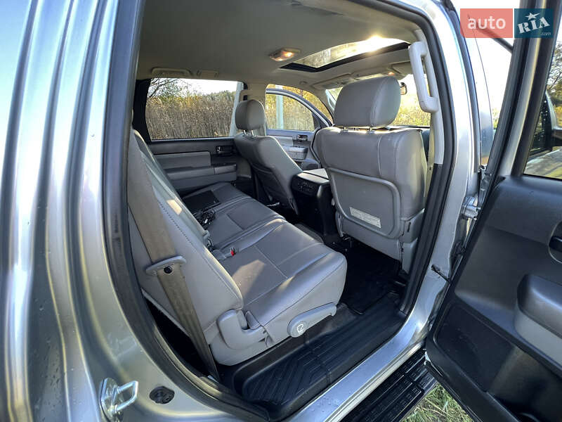 Позашляховик / Кросовер Toyota Sequoia 2012 в Дрогобичі