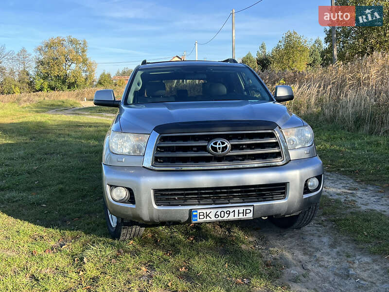 Позашляховик / Кросовер Toyota Sequoia 2012 в Дрогобичі