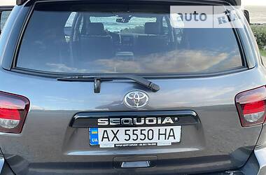 Внедорожник / Кроссовер Toyota Sequoia 2018 в Луцке