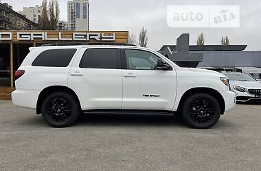 Внедорожник / Кроссовер Toyota Sequoia 2019 в 