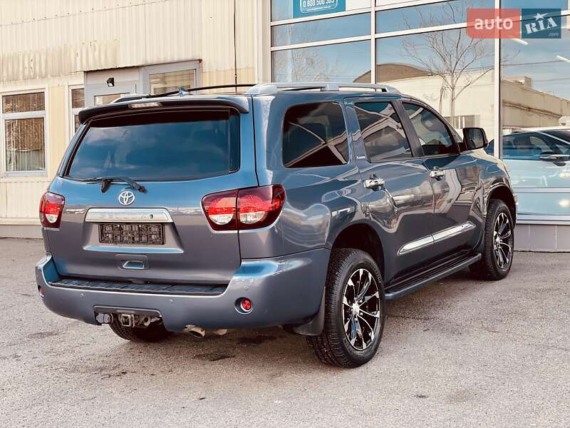 Внедорожник / Кроссовер Toyota Sequoia 2017 в Одессе
