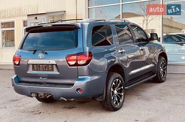 Внедорожник / Кроссовер Toyota Sequoia 2017 в Одессе