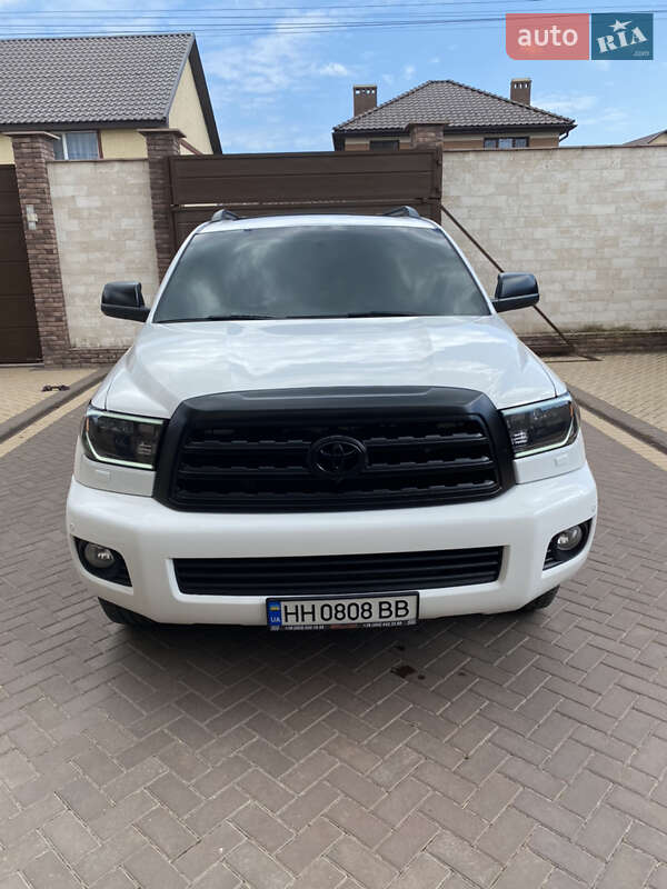 Toyota Sequoia 2014