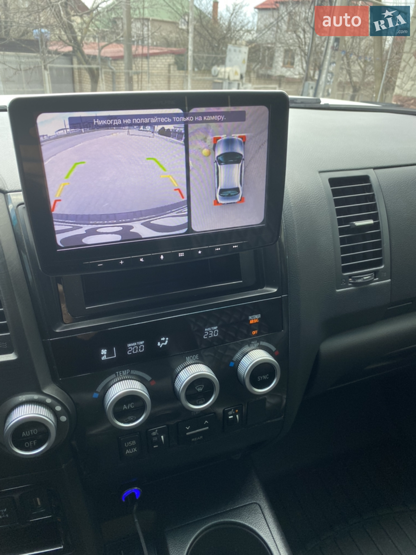 2014 Toyota Sequoia - мініатюра 17