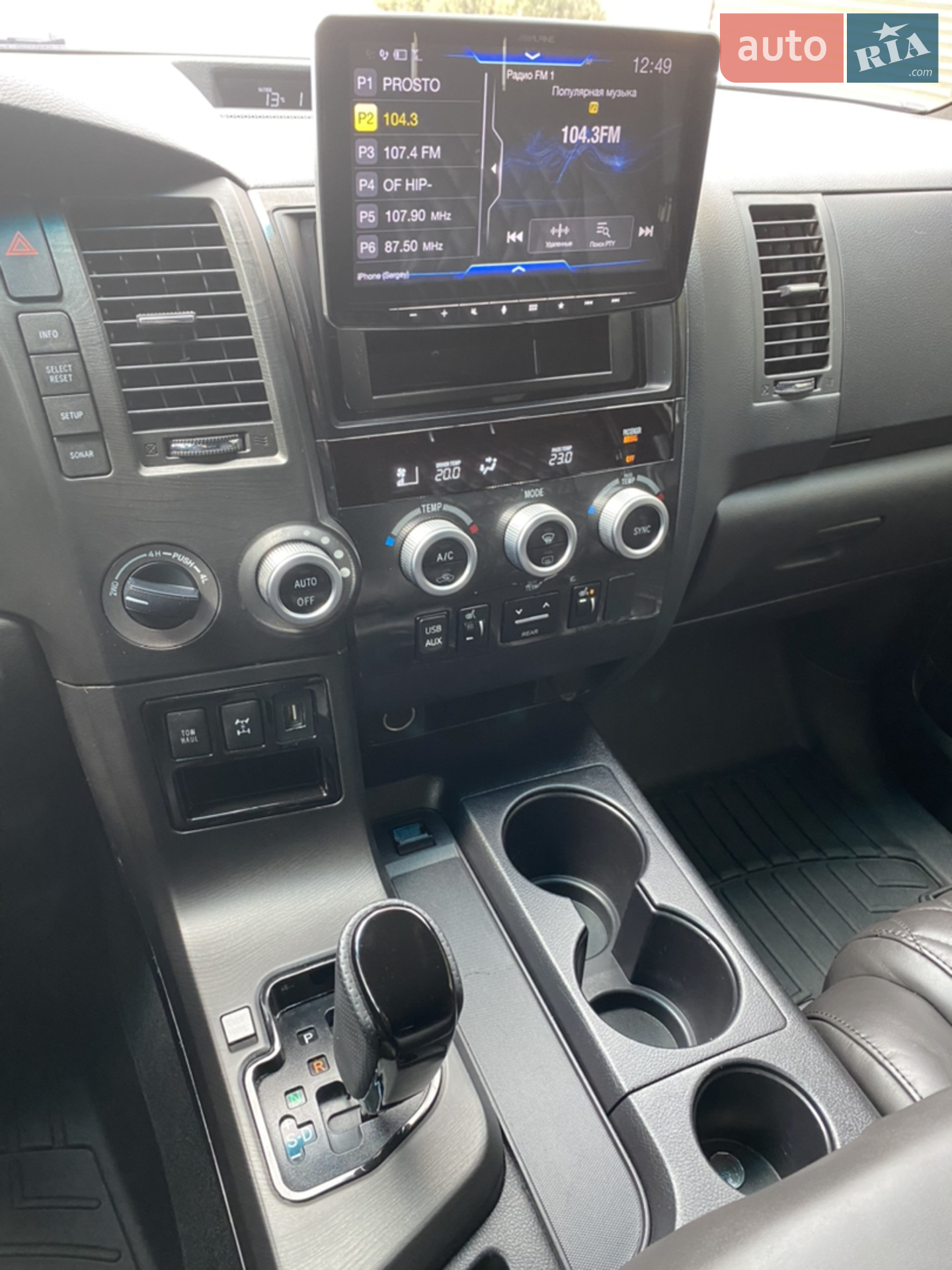 2014 Toyota Sequoia - мініатюра 16