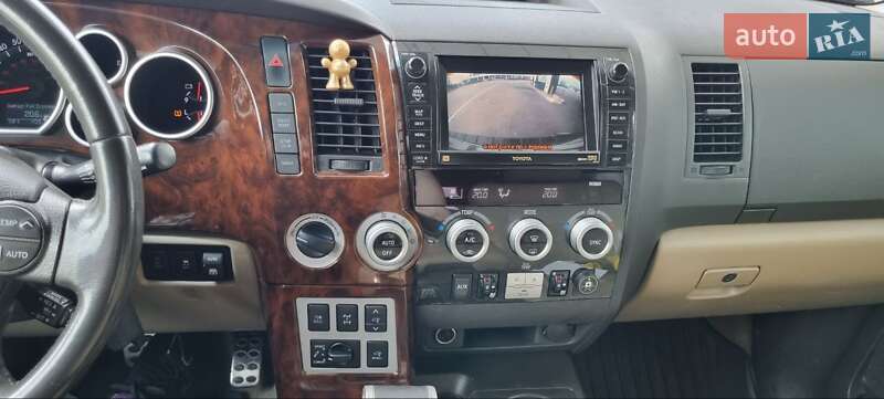 Позашляховик / Кросовер Toyota Sequoia 2008 в Дніпрі