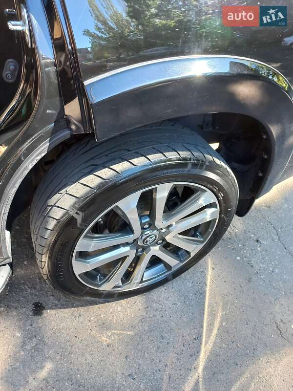 Внедорожник / Кроссовер Toyota Sequoia 2011 в Николаеве