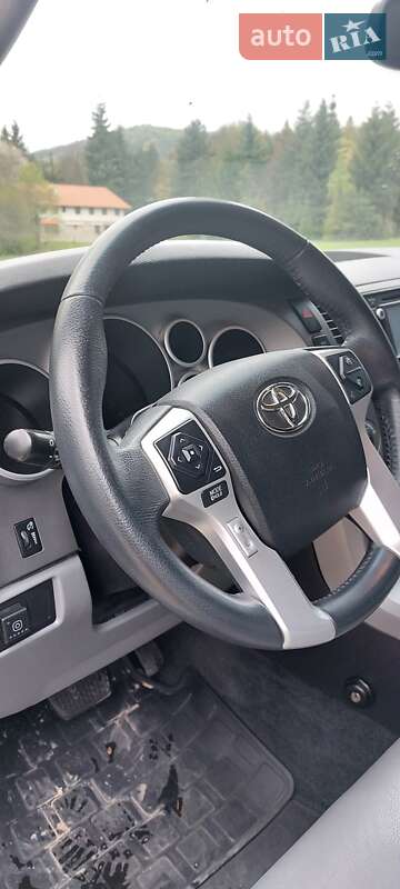 Внедорожник / Кроссовер Toyota Sequoia 2017 в Киеве фото 12 Внедорожник / Кроссовер Toyota Sequoia 2017 в Киеве