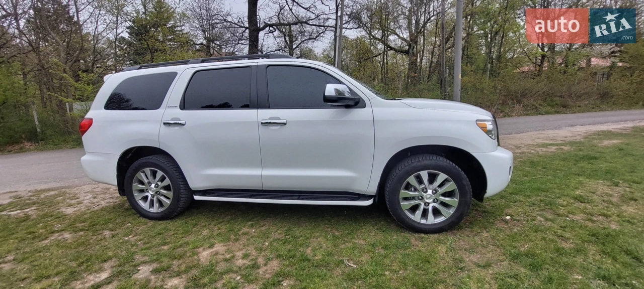 Авто прибыл в 2х17году во Львов, ремонт был у официального дилера Тойота- Львов в идеальном состоянии