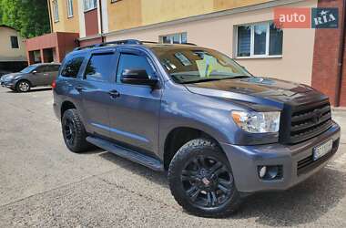 Позашляховик / Кросовер Toyota Sequoia 2017 в Львові