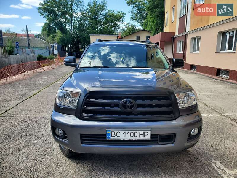 Внедорожник / Кроссовер Toyota Sequoia 2017 в Львове