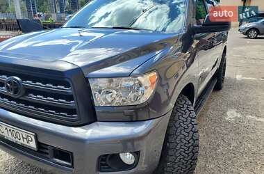 Позашляховик / Кросовер Toyota Sequoia 2017 в Львові